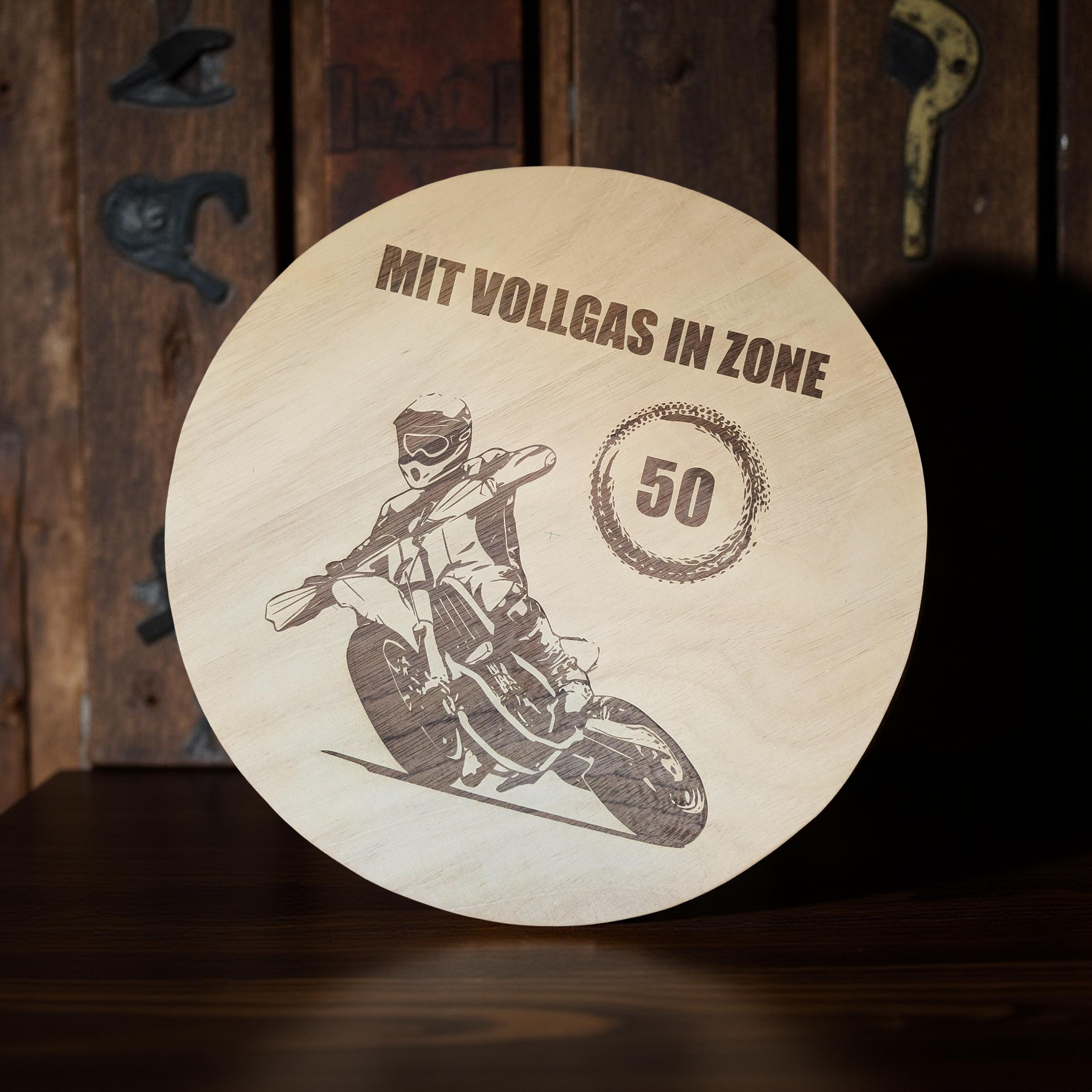 Individuell graviertes Holzprodukt